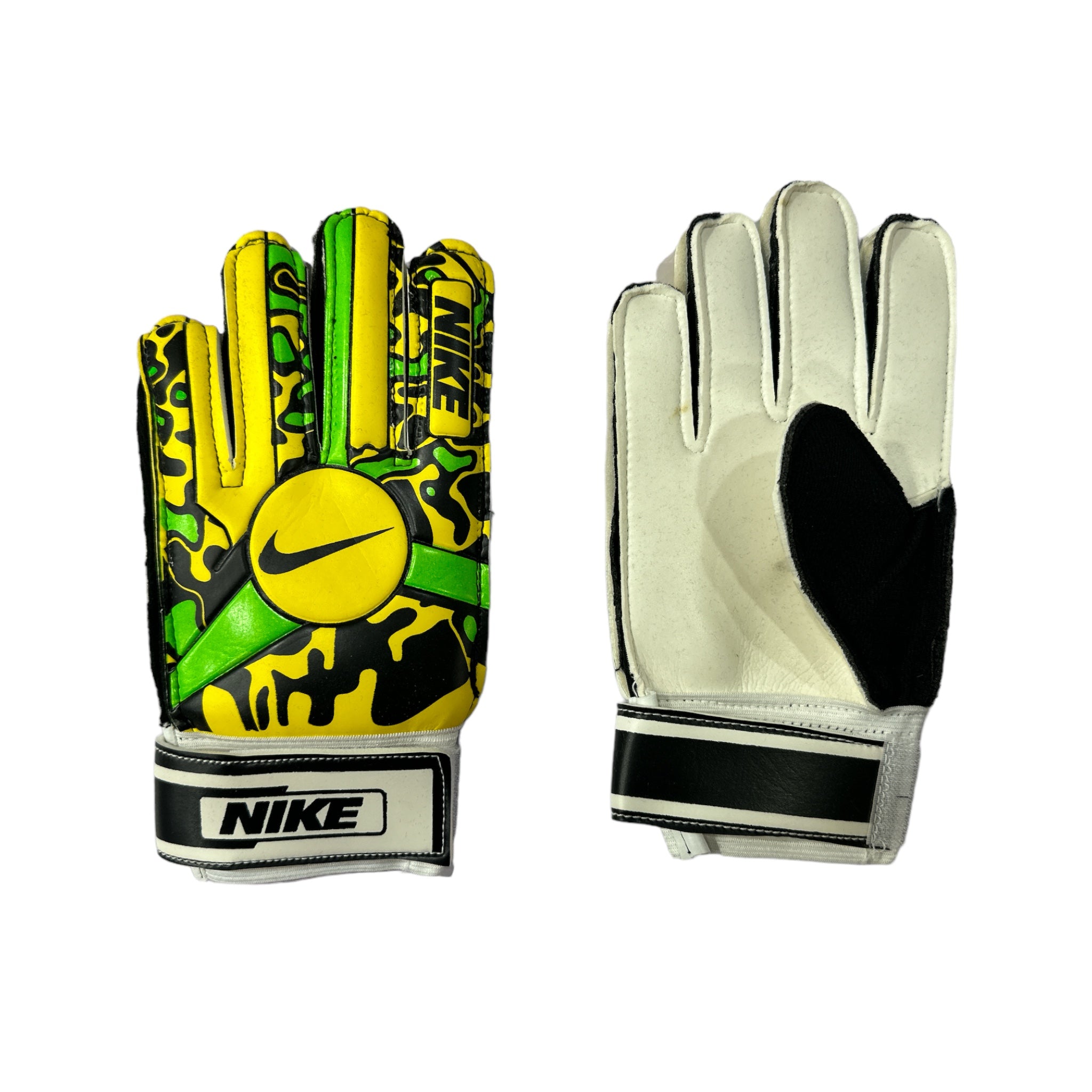 Nike Junior Football Goal Keeper Gloves Ali Sports